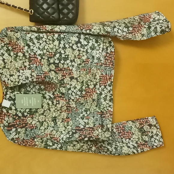 Spring/Summer floral waist top - Picture 3 of 3